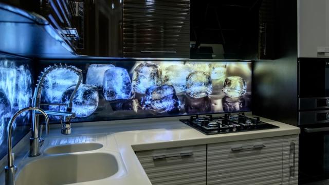 Скинали с подсветкой